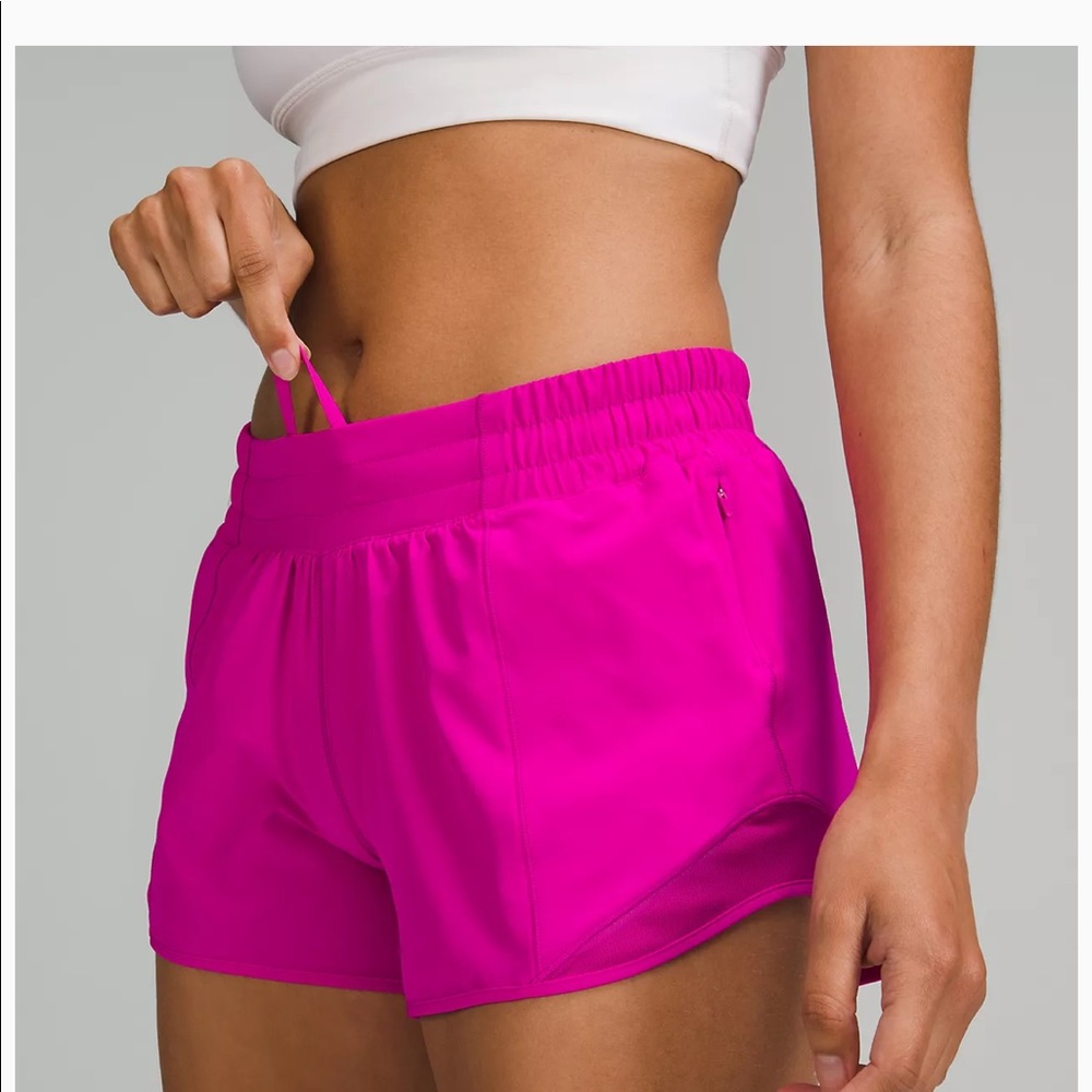 NWT Lululemon Hotty Hot Low-rise Lined Short 4” Size 4 (Purple Highlight)